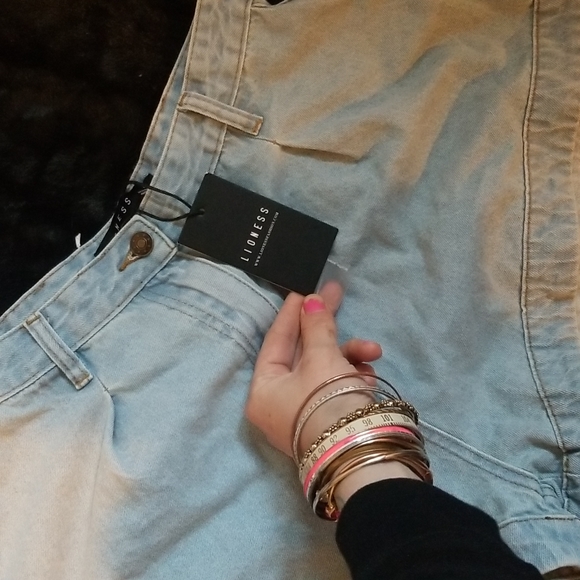 Lioness In Bloom Mini Short Light Wash BNWT - Picture 2 of 7